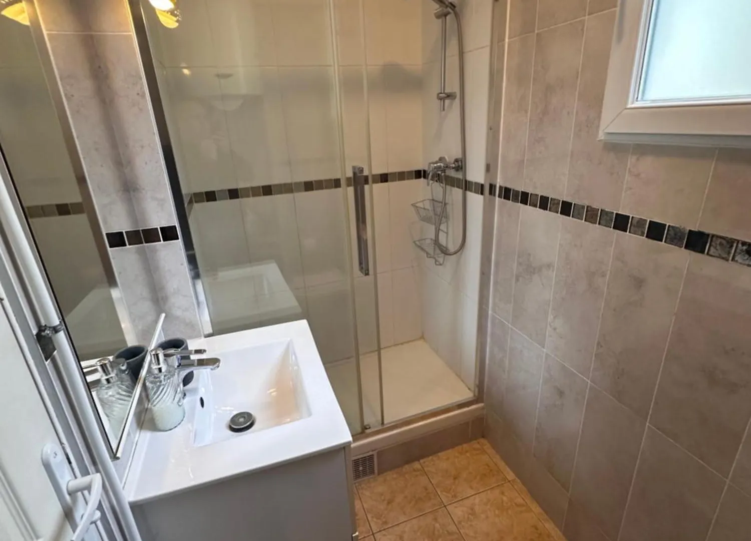 Apartment Appartement Avec Balcon, 5 Min Du Metro 1-6, Nation, Disneyland, Zoo, Bois De Vincennes Paris France