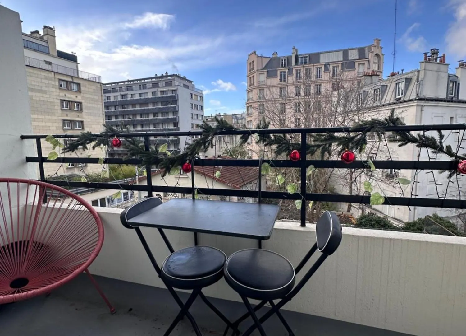 Appartement Avec Balcon, 5 Min Du Metro 1-6, Nation, Disneyland, Zoo, Bois De Vincennes Paris 0*,  France