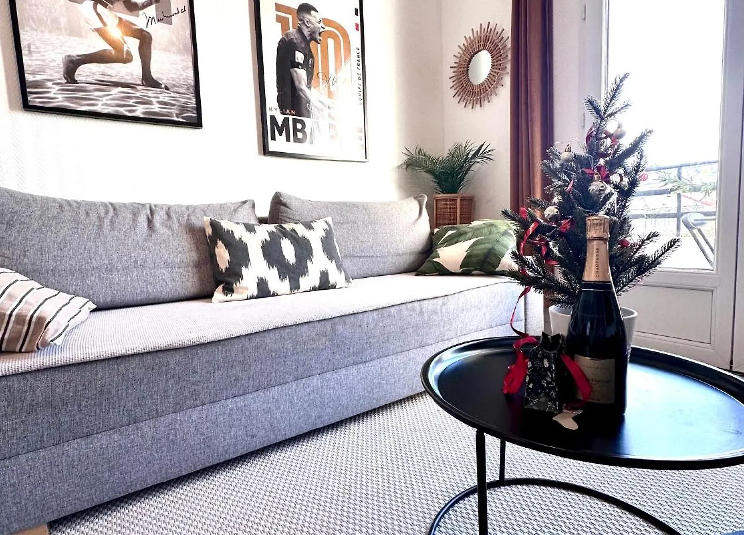 Appartement Avec Balcon, 5 Min Du Metro 1-6, Nation, Disneyland, Zoo, Bois De Vincennes Paris Apartment